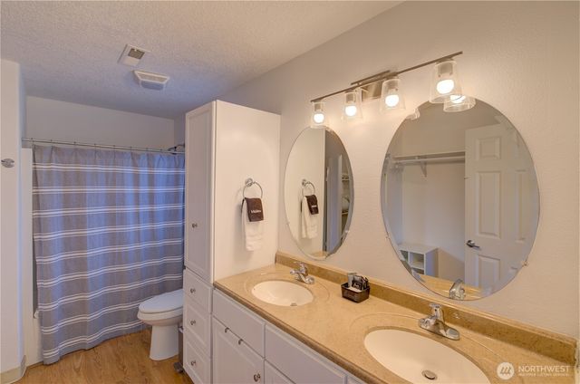 2705 N Sea Crest Avenue, Long Beach, WA 98631