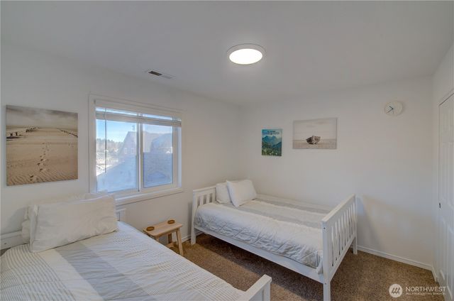 2705 N Sea Crest Avenue, Long Beach, WA 98631