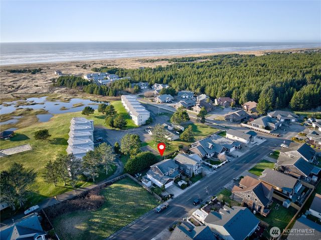 2705 N Sea Crest Avenue, Long Beach, WA 98631