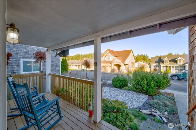 2705 N Sea Crest Avenue, Long Beach, WA 98631