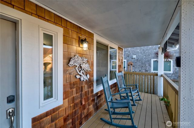 2705 N Sea Crest Avenue, Long Beach, WA 98631