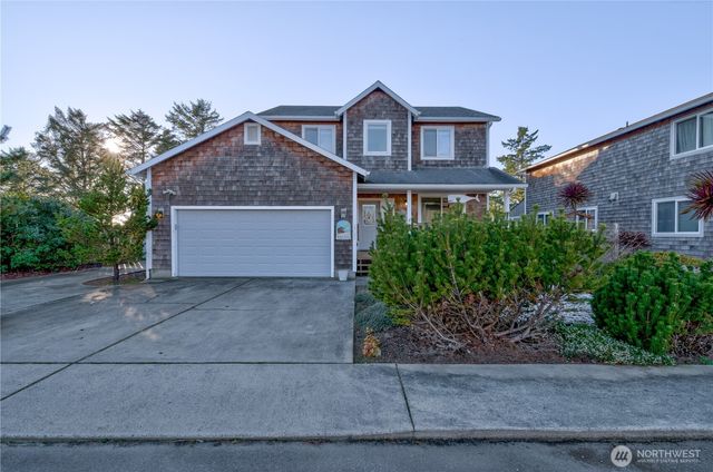 2705 N Sea Crest Avenue, Long Beach, WA 98631