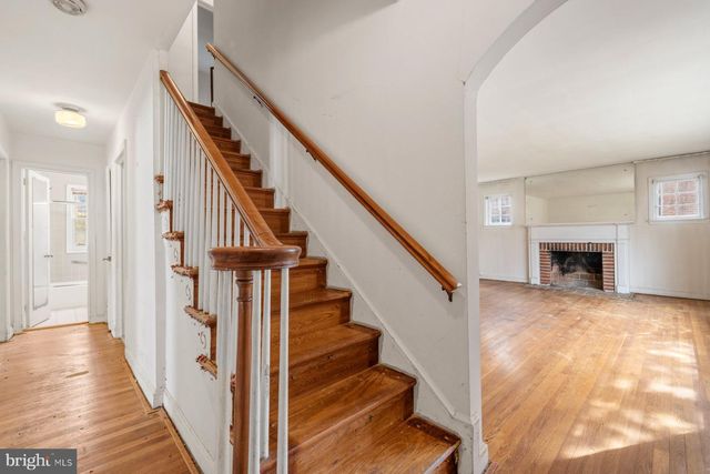 1327 LEEGATE RD NW, Washington, DC 20012