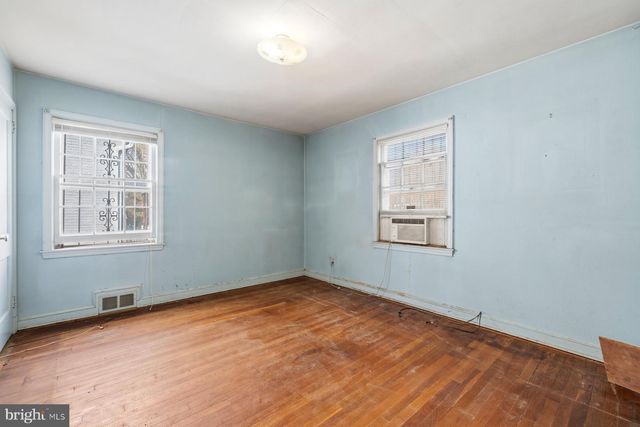 1327 LEEGATE RD NW, Washington, DC 20012