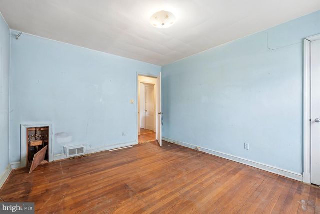 1327 LEEGATE RD NW, Washington, DC 20012