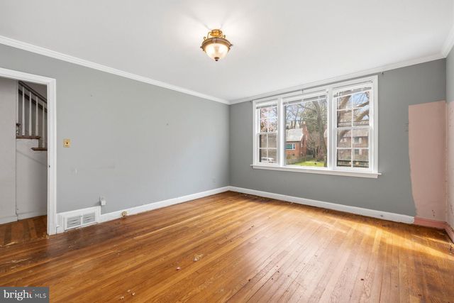 1327 LEEGATE RD NW, Washington, DC 20012