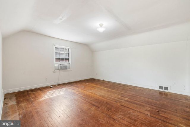 1327 LEEGATE RD NW, Washington, DC 20012