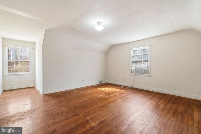 1327 LEEGATE RD NW, Washington, DC 20012