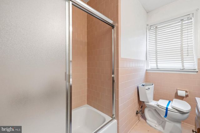 1327 LEEGATE RD NW, Washington, DC 20012