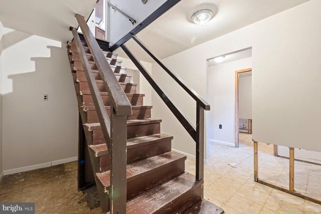 1327 LEEGATE RD NW, Washington, DC 20012