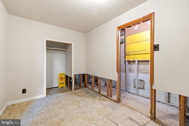 1327 LEEGATE RD NW, Washington, DC 20012