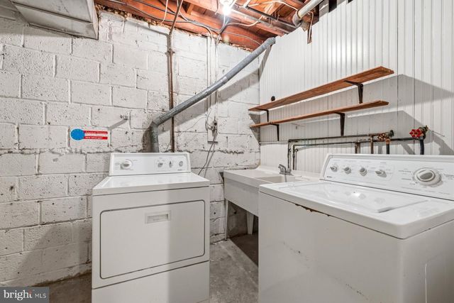 1327 LEEGATE RD NW, Washington, DC 20012