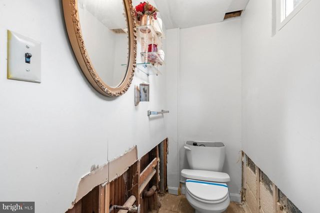 1327 LEEGATE RD NW, Washington, DC 20012