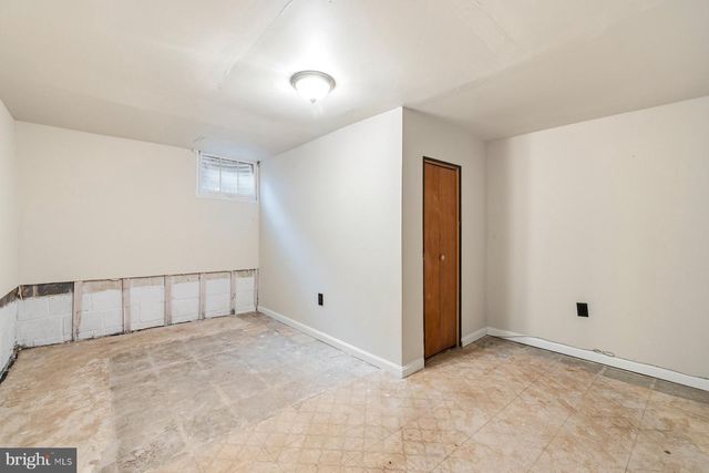 1327 LEEGATE RD NW, Washington, DC 20012