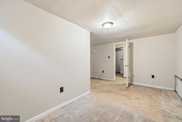 1327 LEEGATE RD NW, Washington, DC 20012