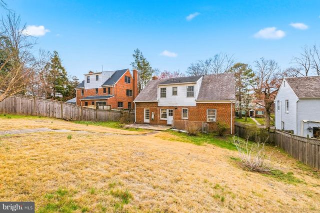 1327 LEEGATE RD NW, Washington, DC 20012