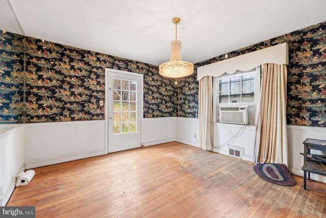 1327 LEEGATE RD NW, Washington, DC 20012