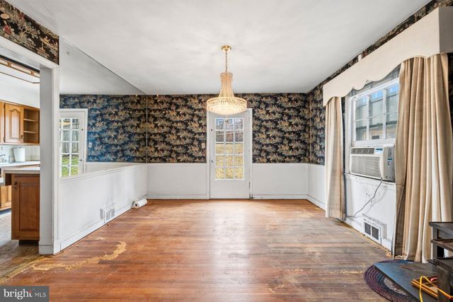 1327 LEEGATE RD NW, Washington, DC 20012