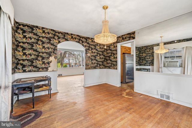 1327 LEEGATE RD NW, Washington, DC 20012