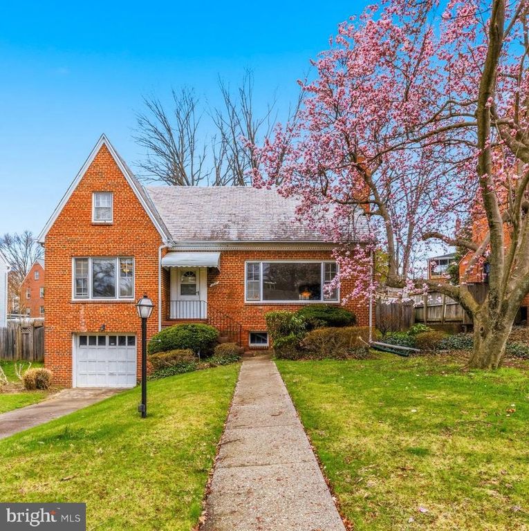 1327 LEEGATE RD NW, Washington, DC 20012