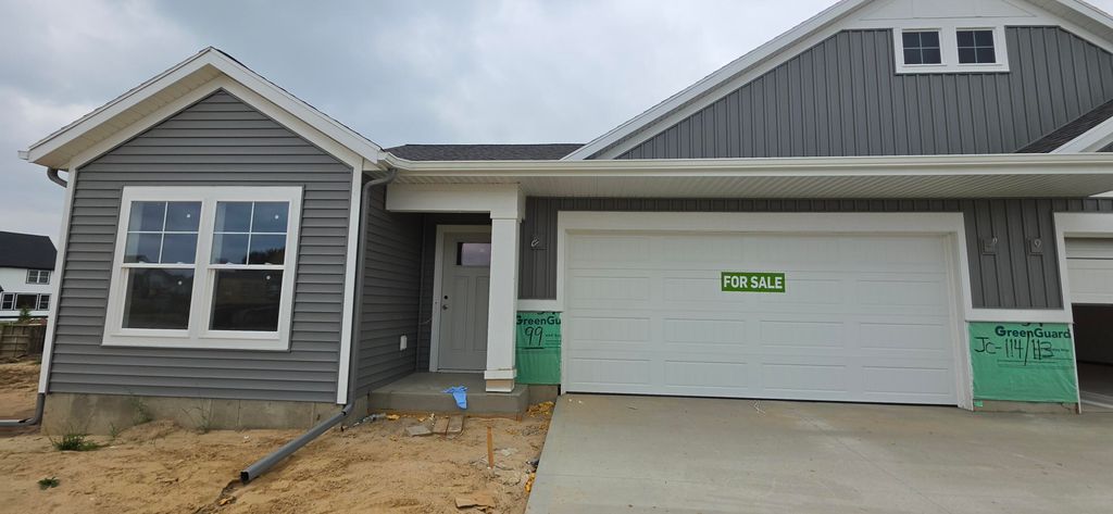 99 Fireside Drive Sw 14, City Of Walker, MI 49534