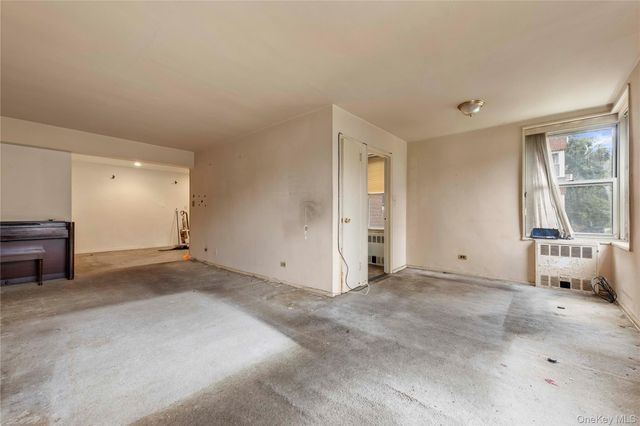 209-25 18th Avenue 2G, Bayside, NY 11360
