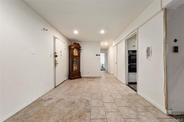 209-25 18th Avenue 2G, Bayside, NY 11360