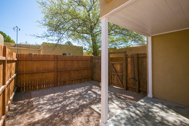 635 Adams Street NE, Albuquerque, NM 87110