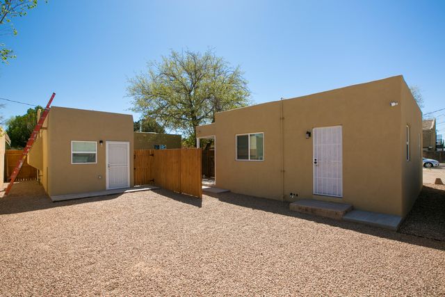 635 Adams Street NE, Albuquerque, NM 87110