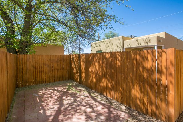 635 Adams Street NE, Albuquerque, NM 87110