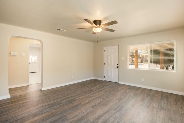 635 Adams Street NE, Albuquerque, NM 87110