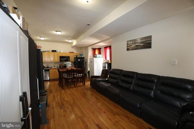 1812 GUILFORD AVE, Baltimore, MD 21202