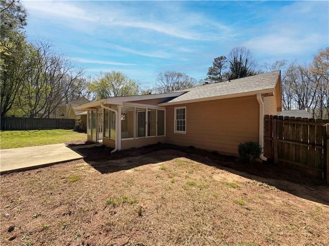 5003 Henson Drive SW, Mableton, GA 30126