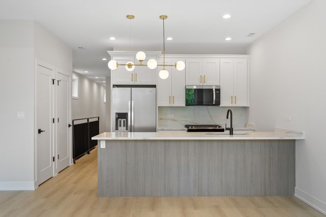 5008 S Prairie Avenue, Chicago, IL 60615