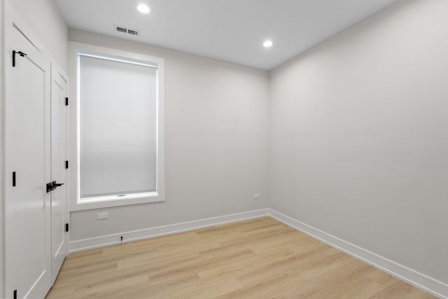 5008 S Prairie Avenue, Chicago, IL 60615