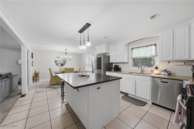 762 Summit Circle SE, North Canton, OH 44720