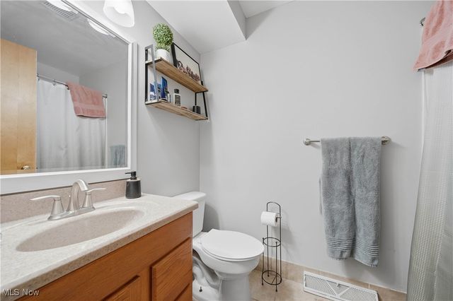 762 Summit Circle SE, North Canton, OH 44720