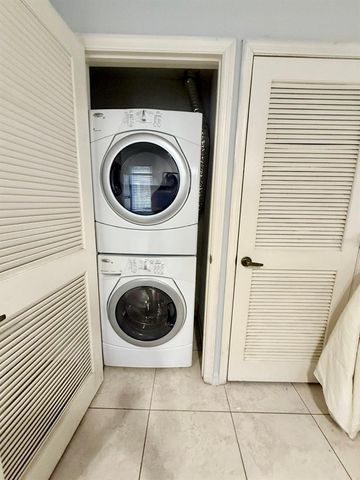 4562 YELLOWGOLD ROAD E 102, Kissimmee, FL 34746