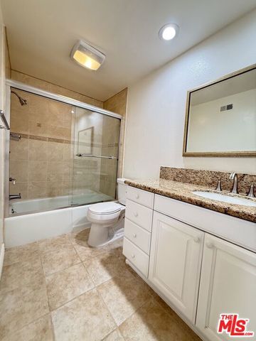 21 Oaktree Lane, Rolling Hills Estates, CA 90274