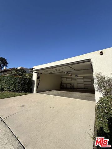 21 Oaktree Lane, Rolling Hills Estates, CA 90274
