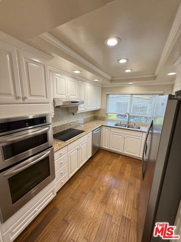 21 Oaktree Lane, Rolling Hills Estates, CA 90274