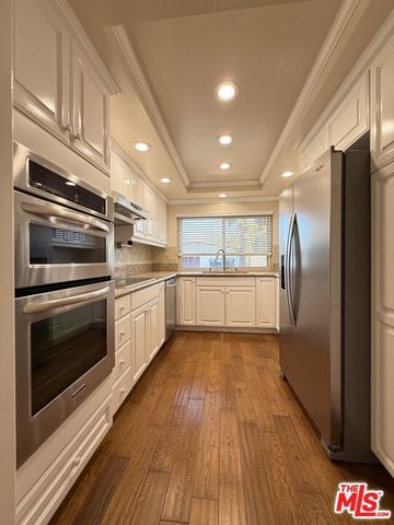 21 Oaktree Lane, Rolling Hills Estates, CA 90274