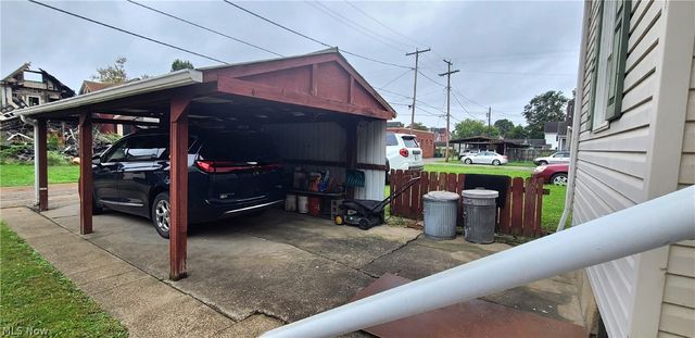812 S Zane Highway, Martins Ferry, OH 43935