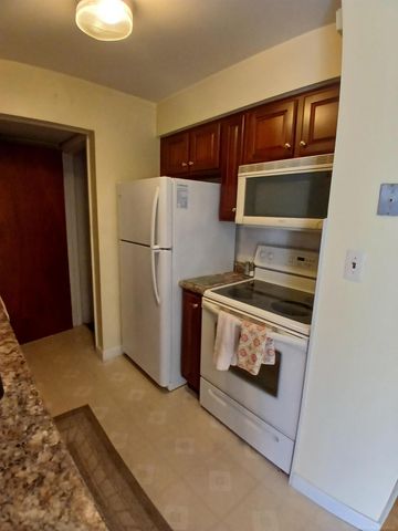 25934 Jeanette Court, Roseville, MI 48066