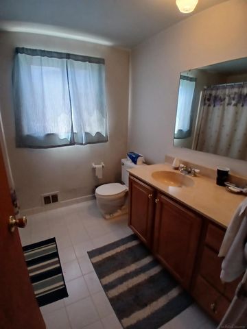 25934 Jeanette Court, Roseville, MI 48066