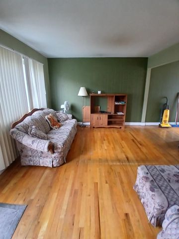 25934 Jeanette Court, Roseville, MI 48066