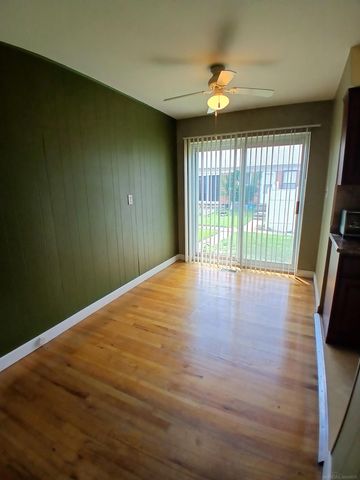 25934 Jeanette Court, Roseville, MI 48066