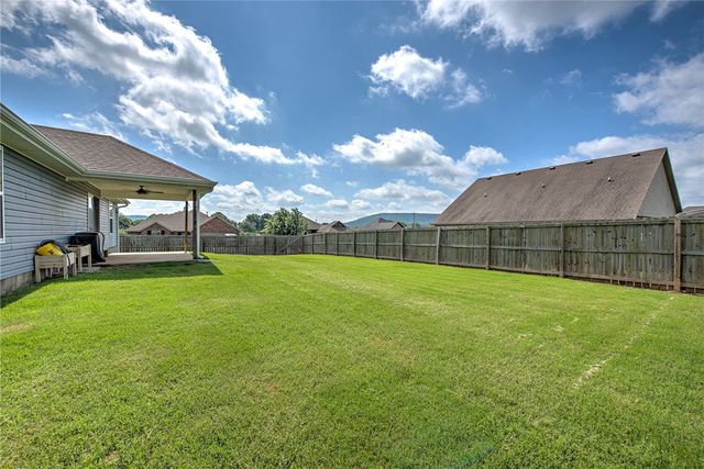 1481 General Parson Drive, Prairie Grove, AR 72753