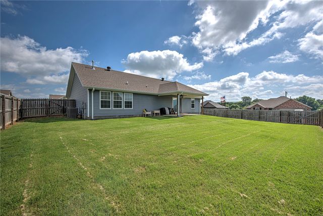 1481 General Parson Drive, Prairie Grove, AR 72753