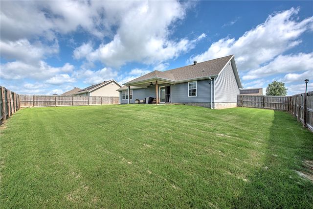 1481 General Parson Drive, Prairie Grove, AR 72753